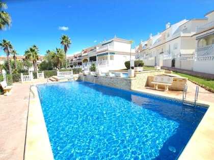 3 bedroom semi-detached duplex bungalow with communal pool in Benijofar (Alicante)