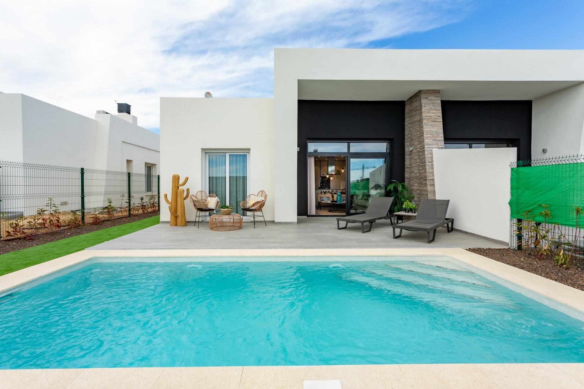 Villa en venta en Algorfa