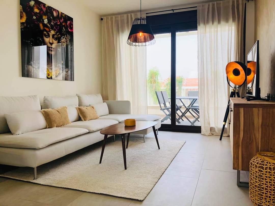 PENTHOUSE 2 BEDDEN EN 2 BADEN MET PARKEER- EN BERGRUIMTE IN TORREVIEJA (COSTA BLANCA)