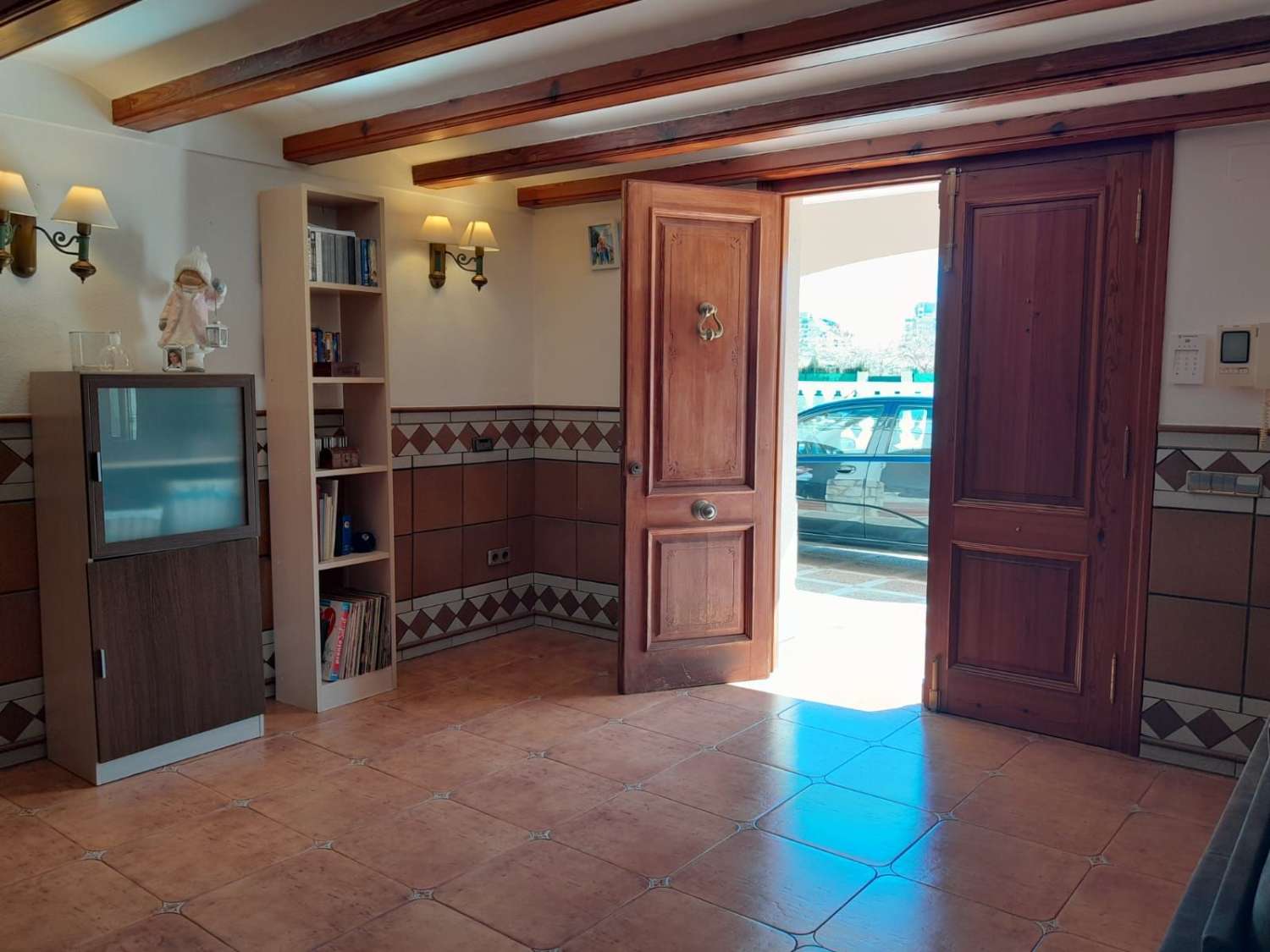 Villa avec 5 chambres, piscine, garage et proche de tous les services à Calpe (Alicante)