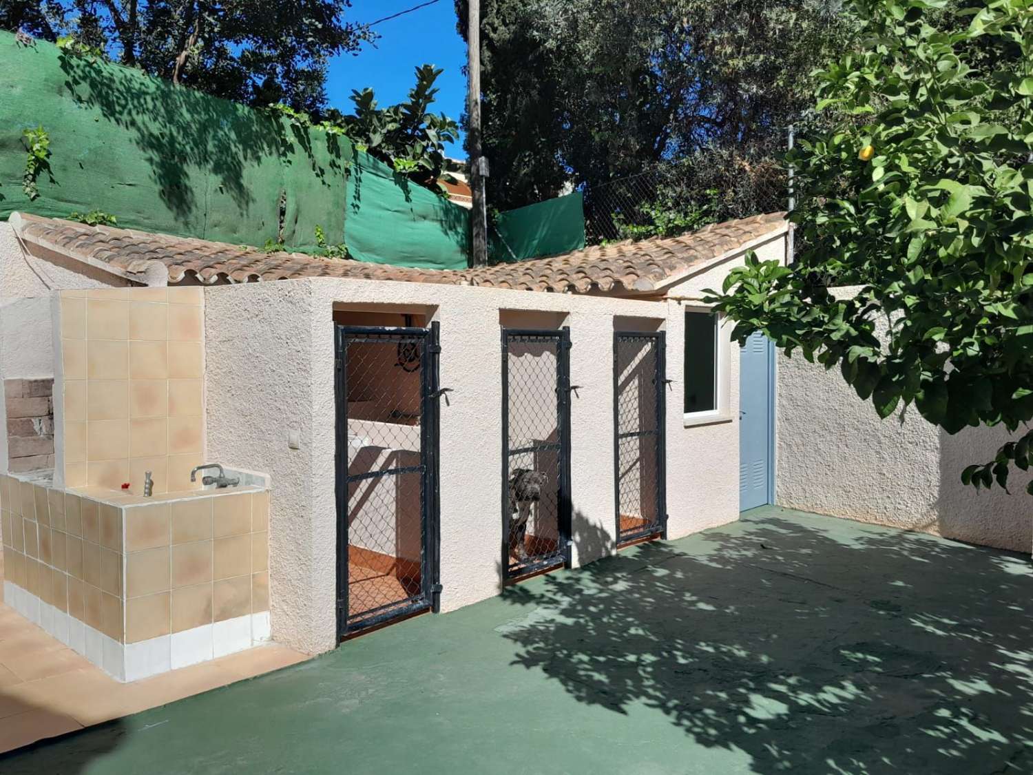 Villa met 5 slaapkamers, zwembad, garage en dichtbij alle voorzieningen in Calpe (Alicante)