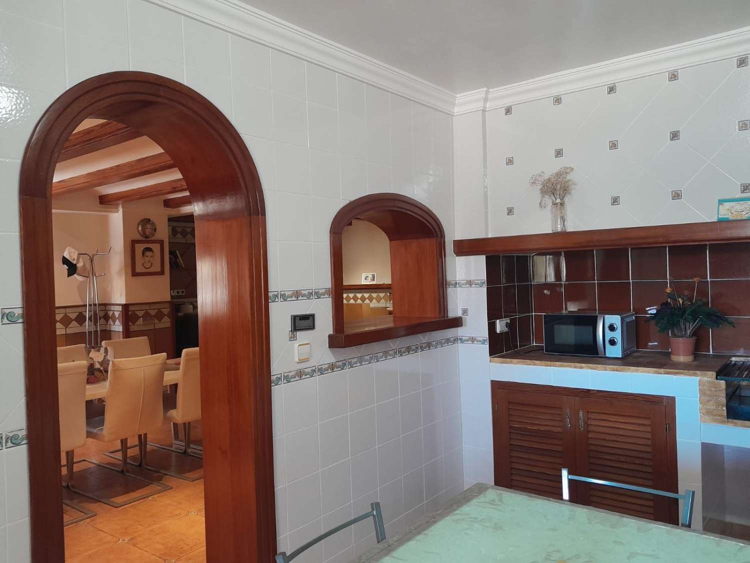 Villa met 5 slaapkamers, zwembad, garage en dichtbij alle voorzieningen in Calpe (Alicante)