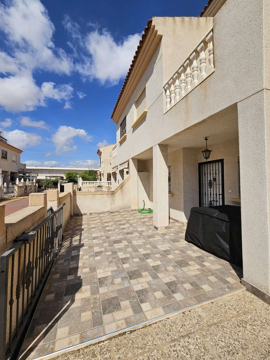 Duplex with communal pool, Carrefour area, in Torrevieja (South Costa Blanca)