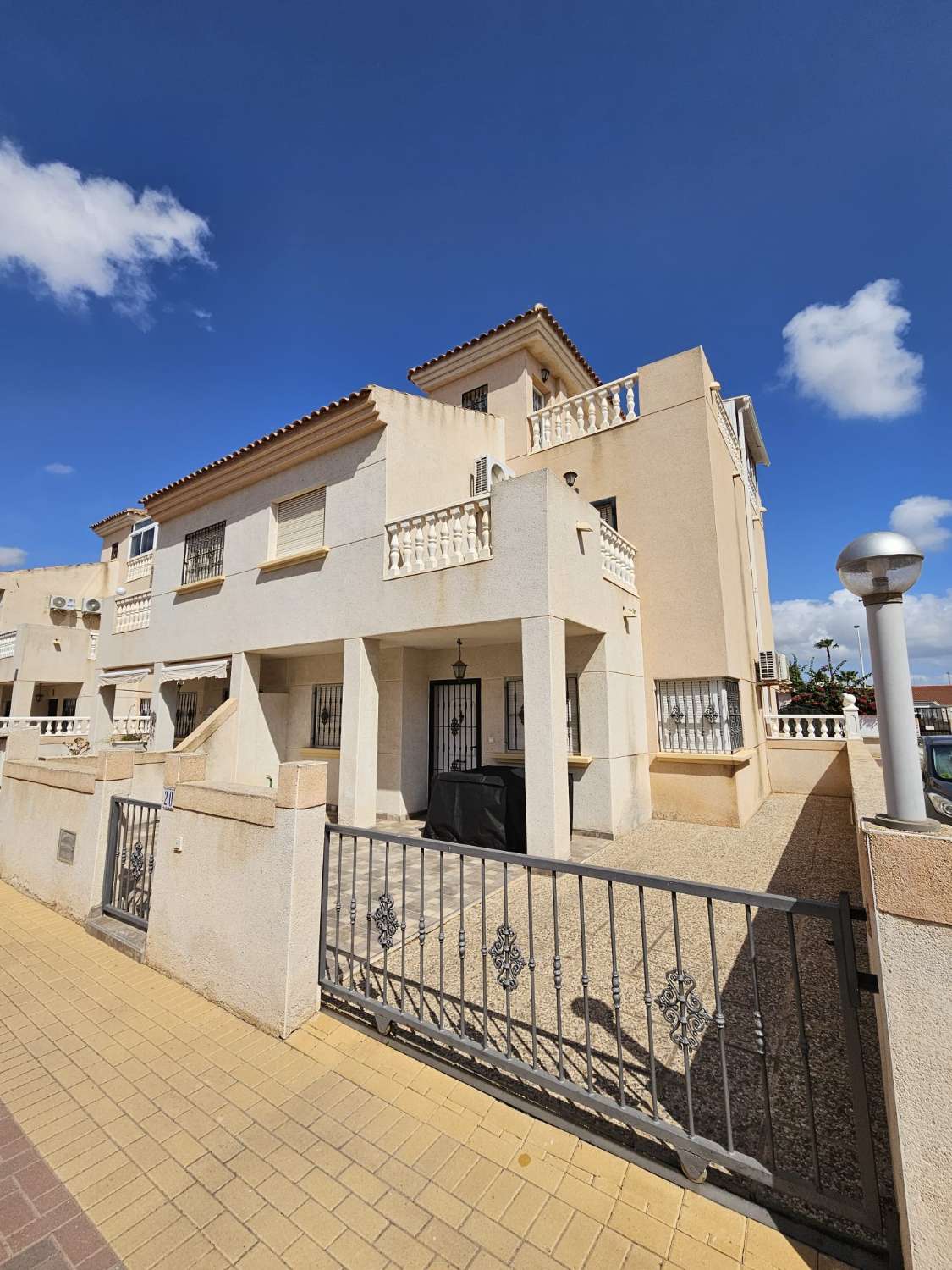 Duplex with communal pool, Carrefour area, in Torrevieja (South Costa Blanca)