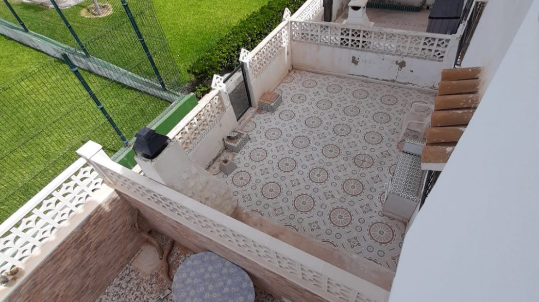 Gezellige hoge bungalow met tuin en zwembad in Torrevieja (Costa Blanca Zuid)