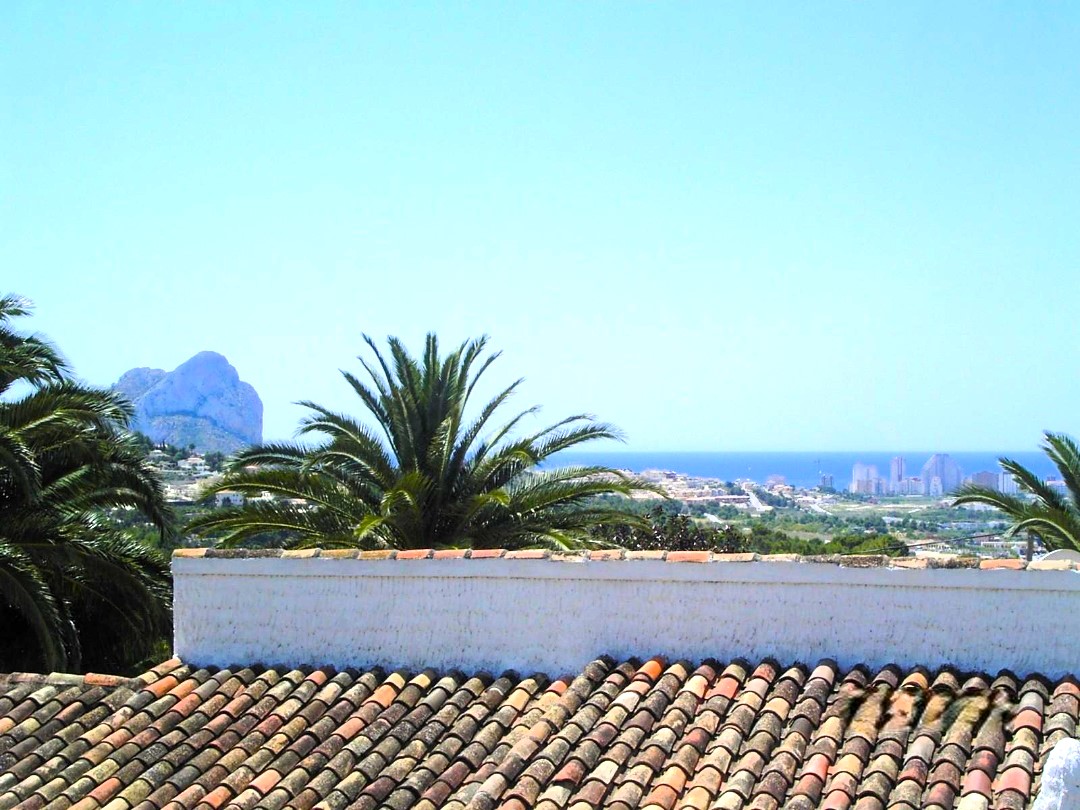 Wooncomplex met prachtige zakelijke mogelijkheden op slechts 4 km van de stranden in Calpe (Costa Blanca)