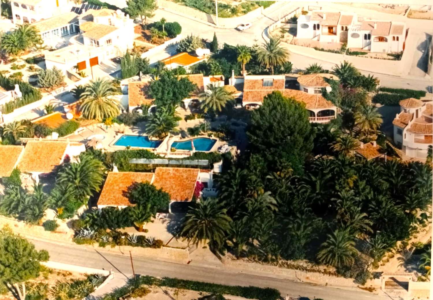 Residential complex with magnificent business opportunities just 4 km from the beaches in Calpe (Costa Blanca)