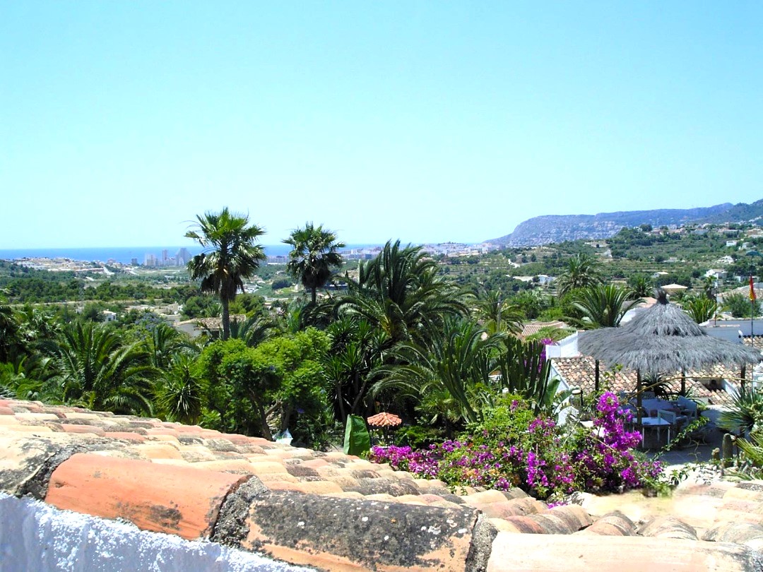 Wohnkomplex mit hervorragenden Geschäftsmöglichkeiten, nur 4 km von den Stränden in Calpe (Costa Blanca) entfernt