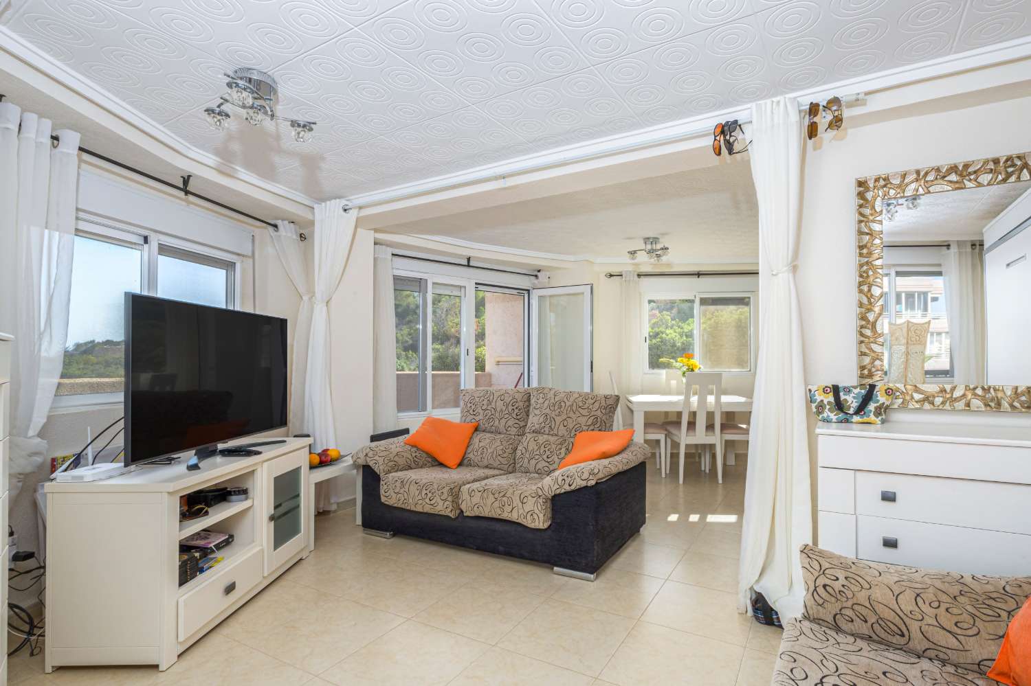 Apartamento reformado con vistas mar en Calpe (Costa Blanca)