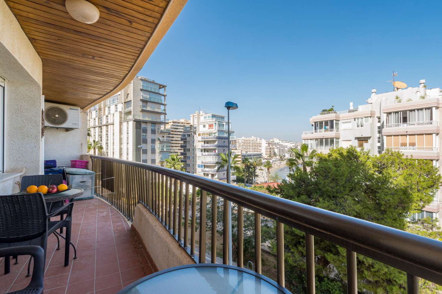 Apartamento reformado con vistas mar en Calpe (Costa Blanca)