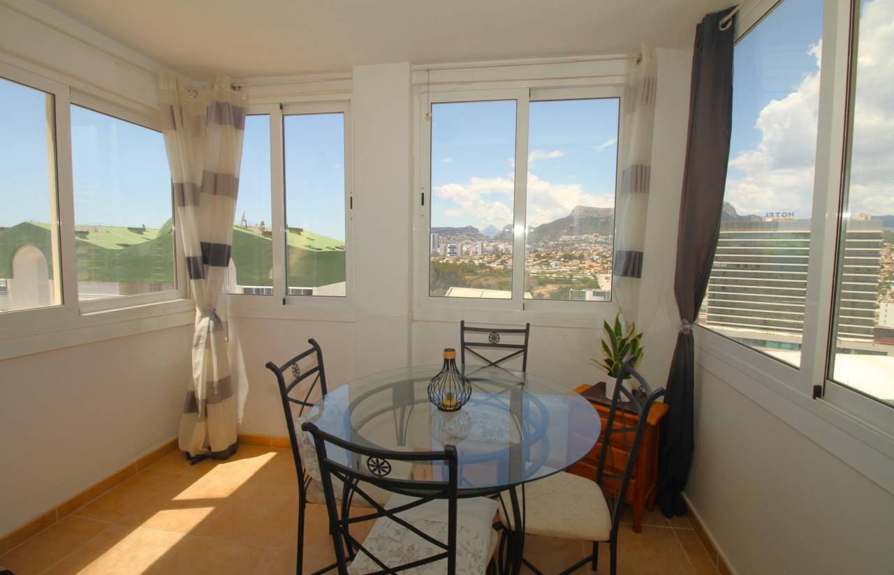 Apartamento 2 dormitorios con vistas mar en Calpe (Costa Blanca)