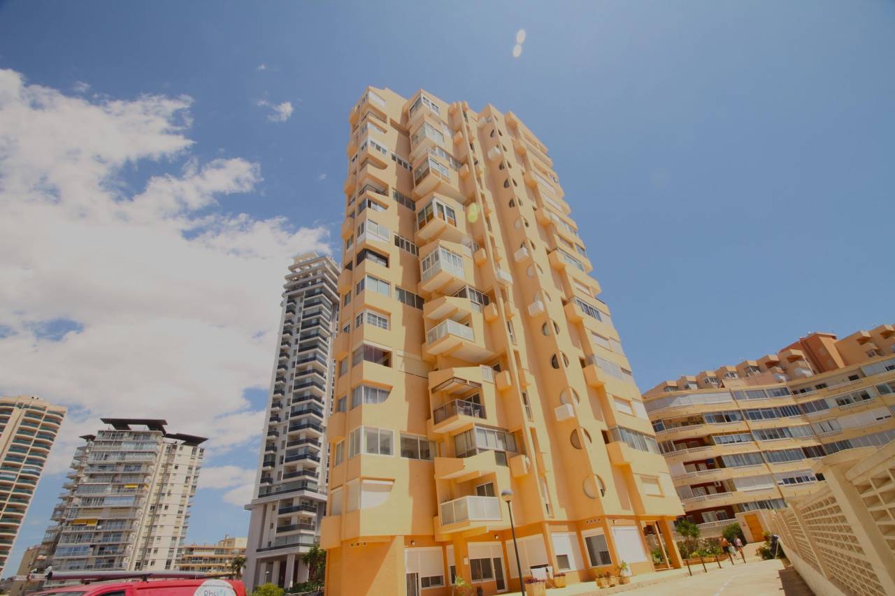 Apartamento 2 dormitorios con vistas mar en Calpe (Costa Blanca)