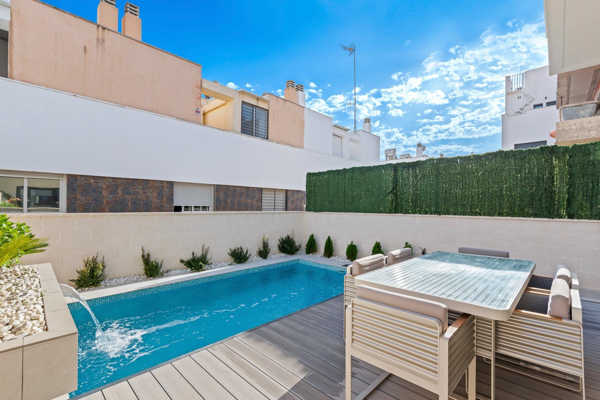 Villa for sale in Guardamar del Segura