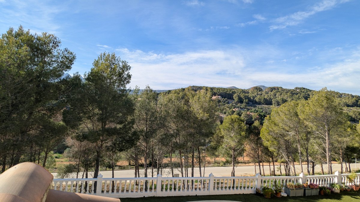 Gezellige bungalow met gemeenschappelijk zwembad te koop in Calpe (Costa Blanca Noord)