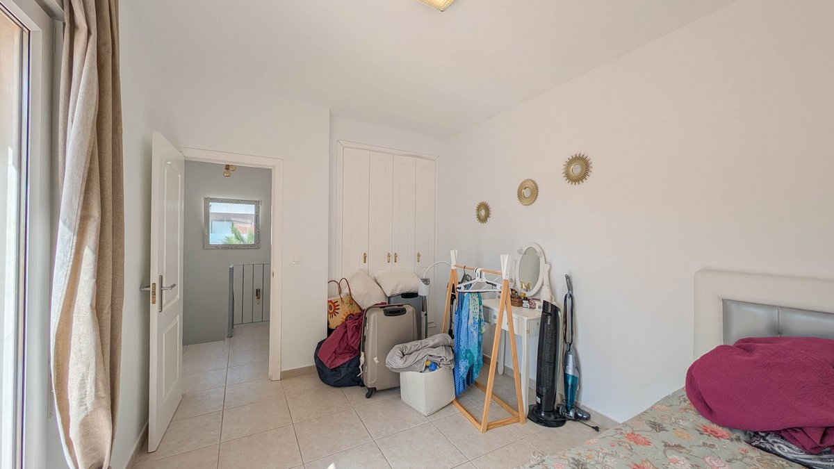 Ruime bungalow met uitzicht op de bergen te koop in Calpe (Costa Blanca Noord)