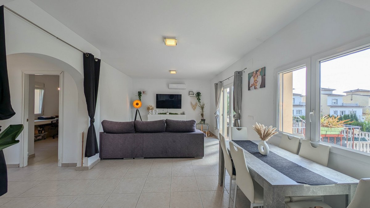 Ruime bungalow met uitzicht op de bergen te koop in Calpe (Costa Blanca Noord)