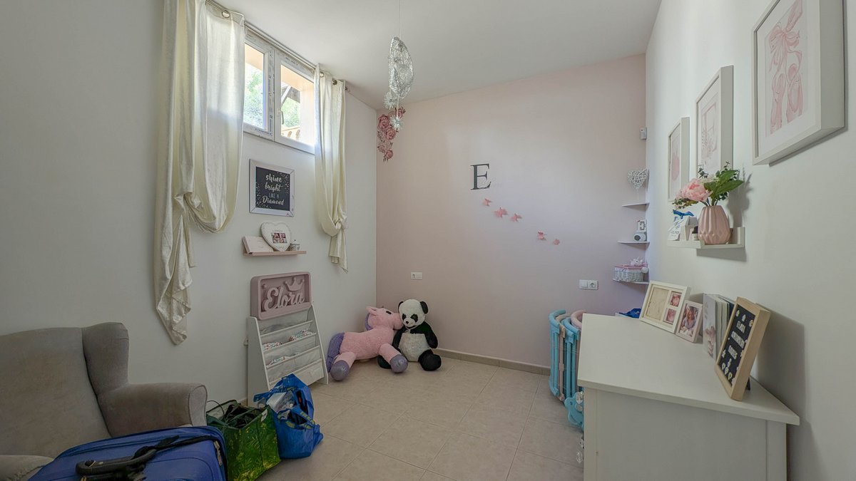 Ruime bungalow met uitzicht op de bergen te koop in Calpe (Costa Blanca Noord)