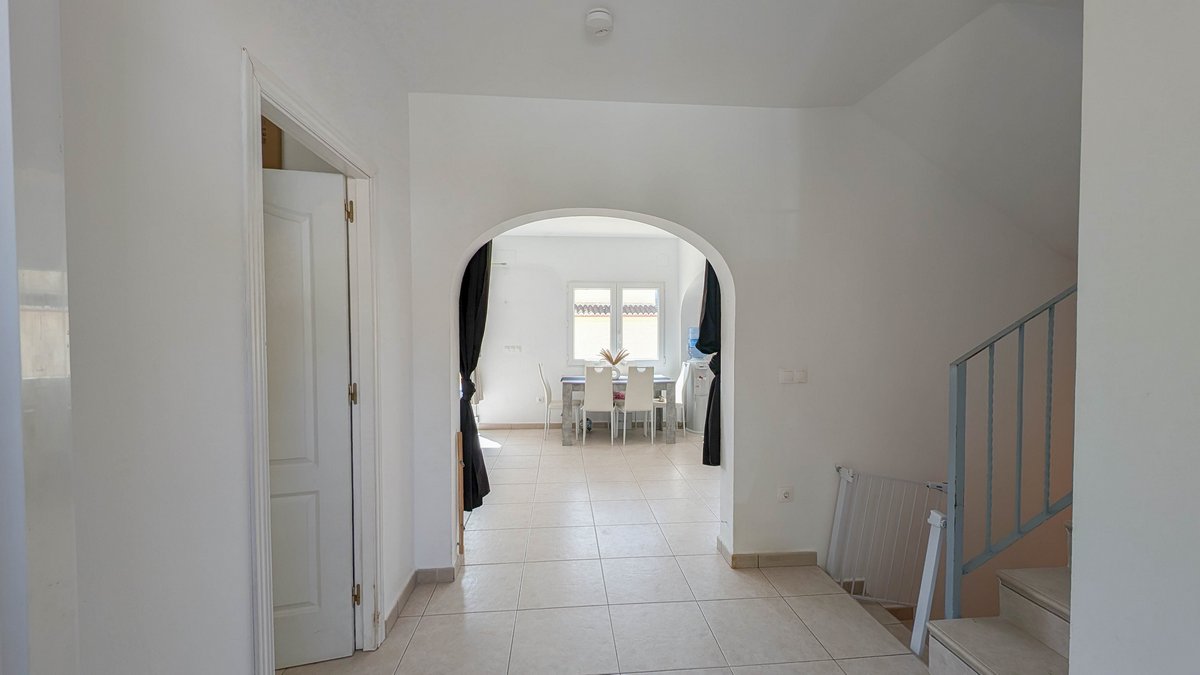 Ruime bungalow met uitzicht op de bergen te koop in Calpe (Costa Blanca Noord)