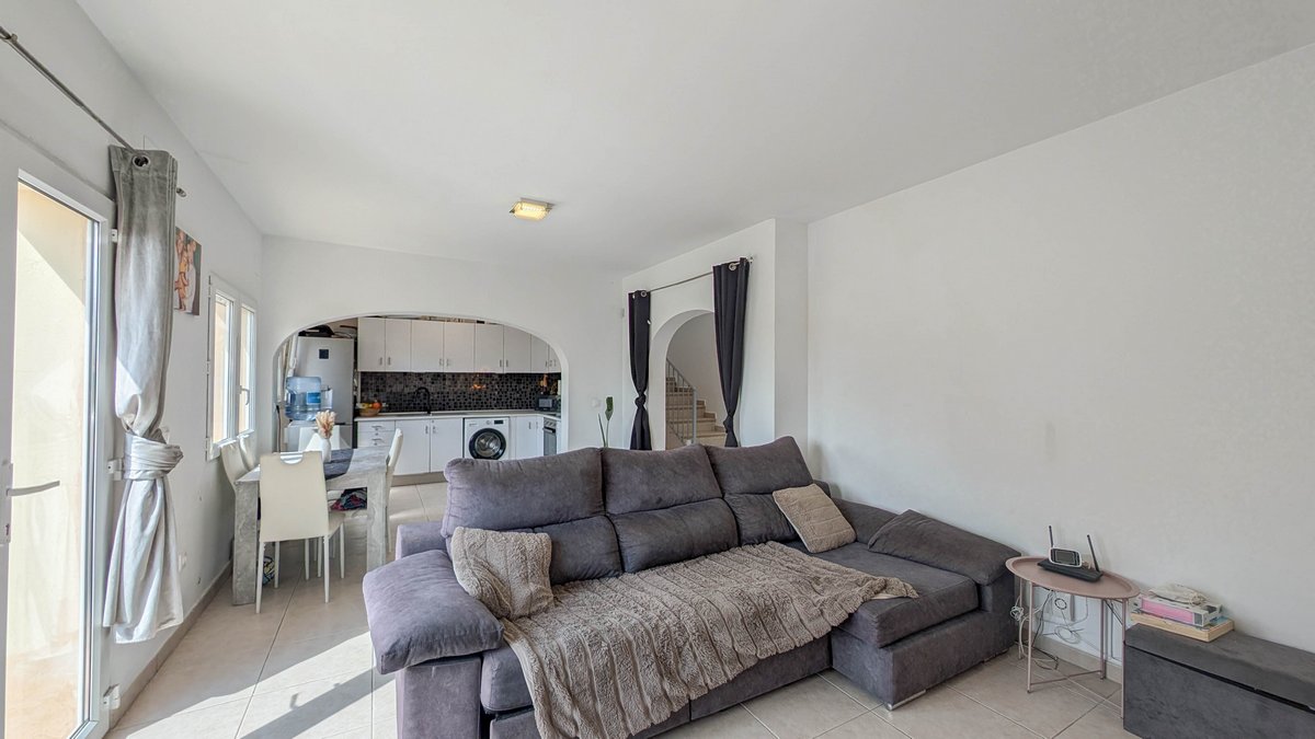 Ruime bungalow met uitzicht op de bergen te koop in Calpe (Costa Blanca Noord)