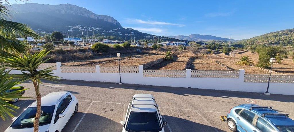 Doppelhaushälfte mit Gemeinschaftspool in der Nähe aller Annehmlichkeiten in Calpe (nördliche Costa Blanca)