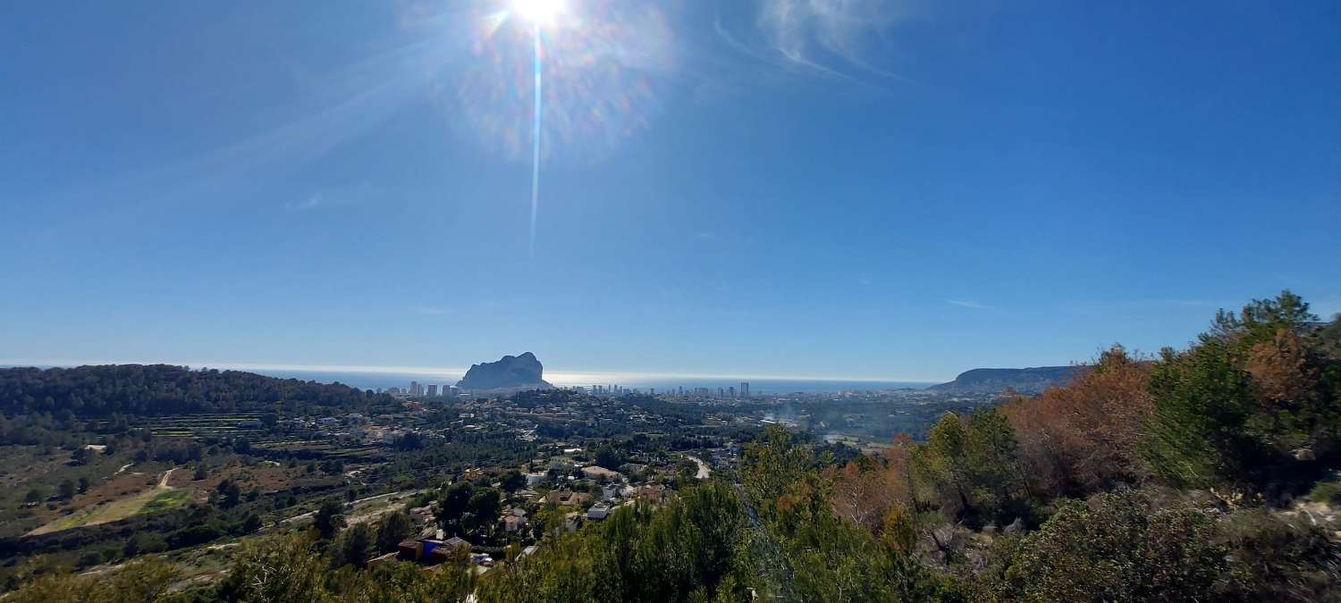 Villa mit herrlichem Panoramablick auf das Meer, den Ifach-Felsen und Calpe.