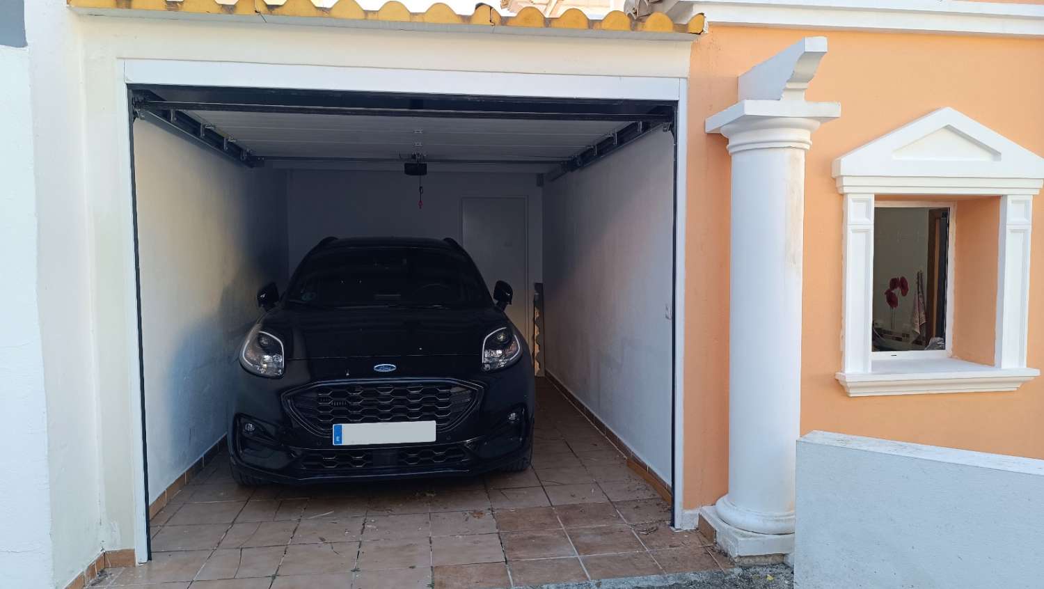 Stadthaus mit Gemeinschaftspool, Garage und Garten in Calpe (Costa Blanca)